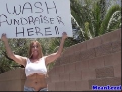 Curvy pornstar carwash with Kiara Mia and pal